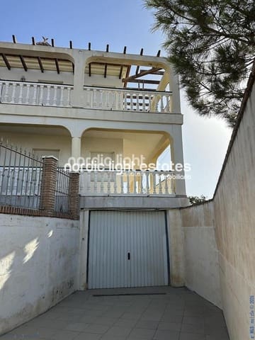 Chalet de 4 habitaciones en Algarrobo Costa, Algarrobo en venta con piscina garaje - 585.000 € (Ref: 9989396)