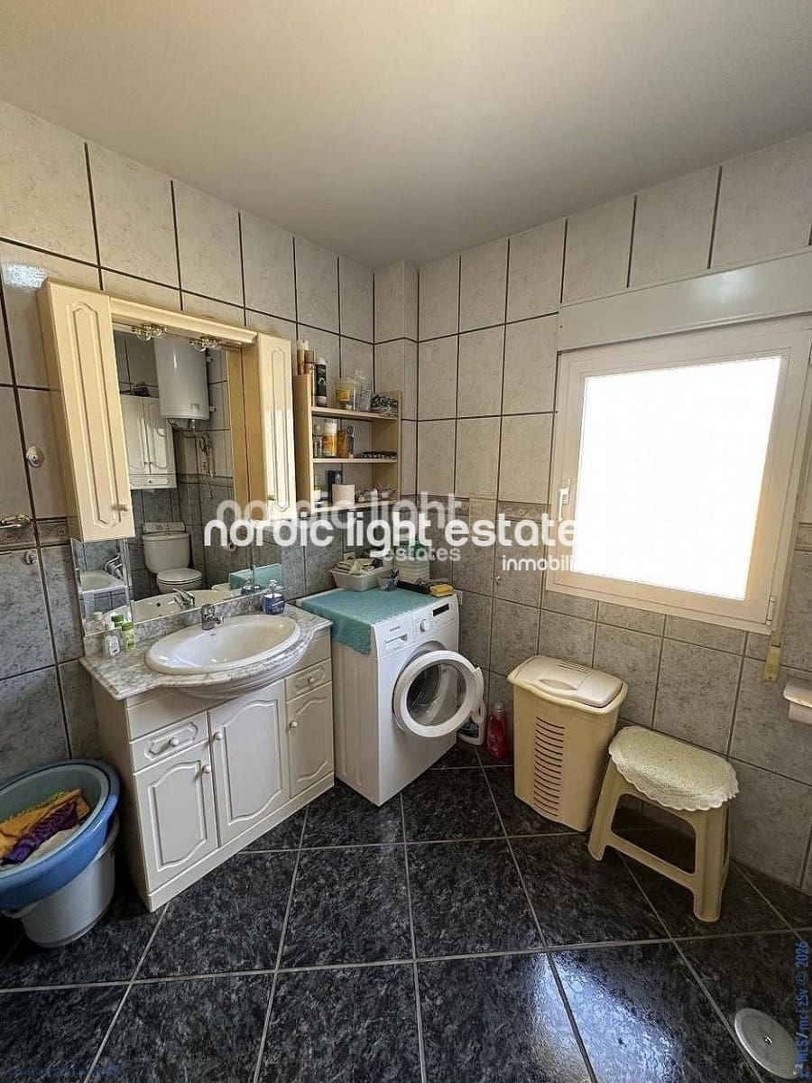 Chalet de 4 habitaciones en Algarrobo Costa en venta con piscina garaje - 585.000 € (Ref: 9989396)