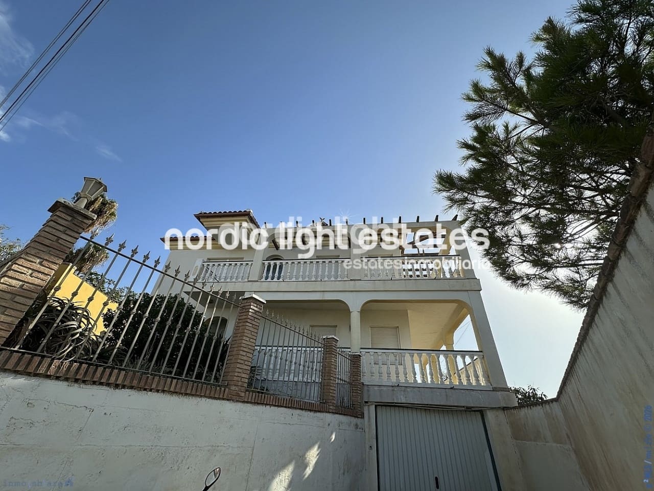 Chalet de 4 habitaciones en Algarrobo Costa en venta con piscina garaje - 585.000 € (Ref: 9989396)