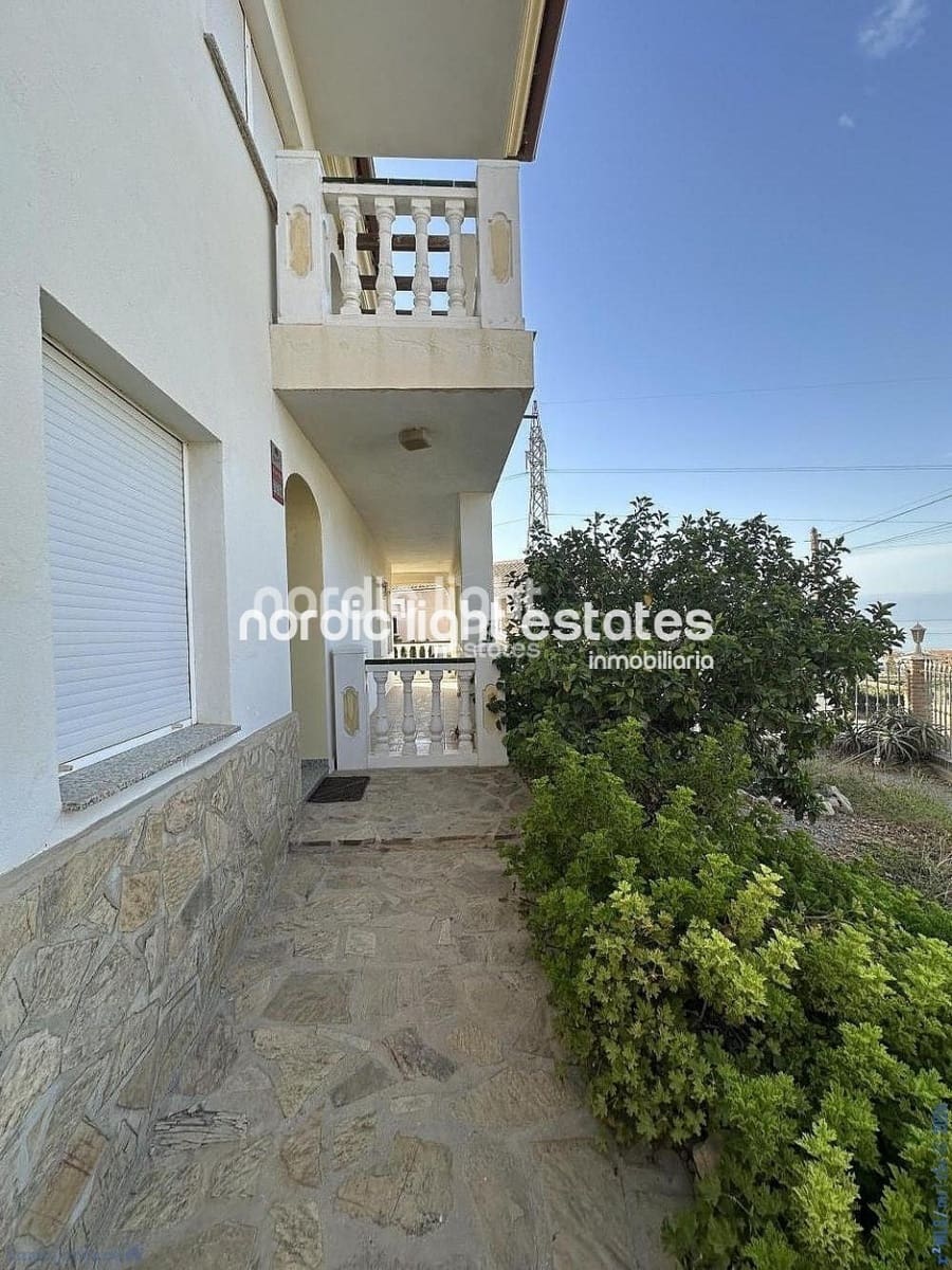 Chalet de 4 habitaciones en Algarrobo Costa en venta con piscina garaje - 585.000 € (Ref: 9989396)