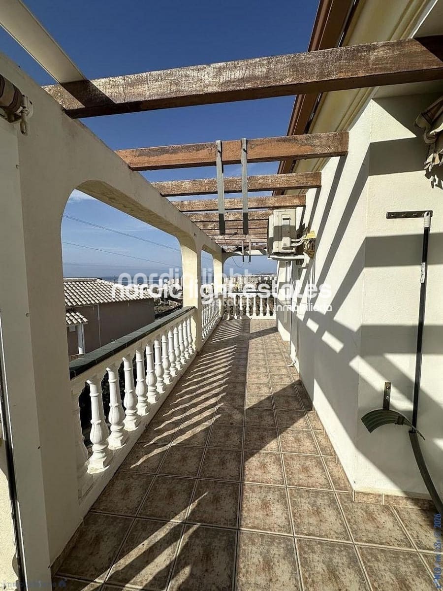 Chalet de 4 habitaciones en Algarrobo Costa en venta con piscina garaje - 585.000 € (Ref: 9989396)