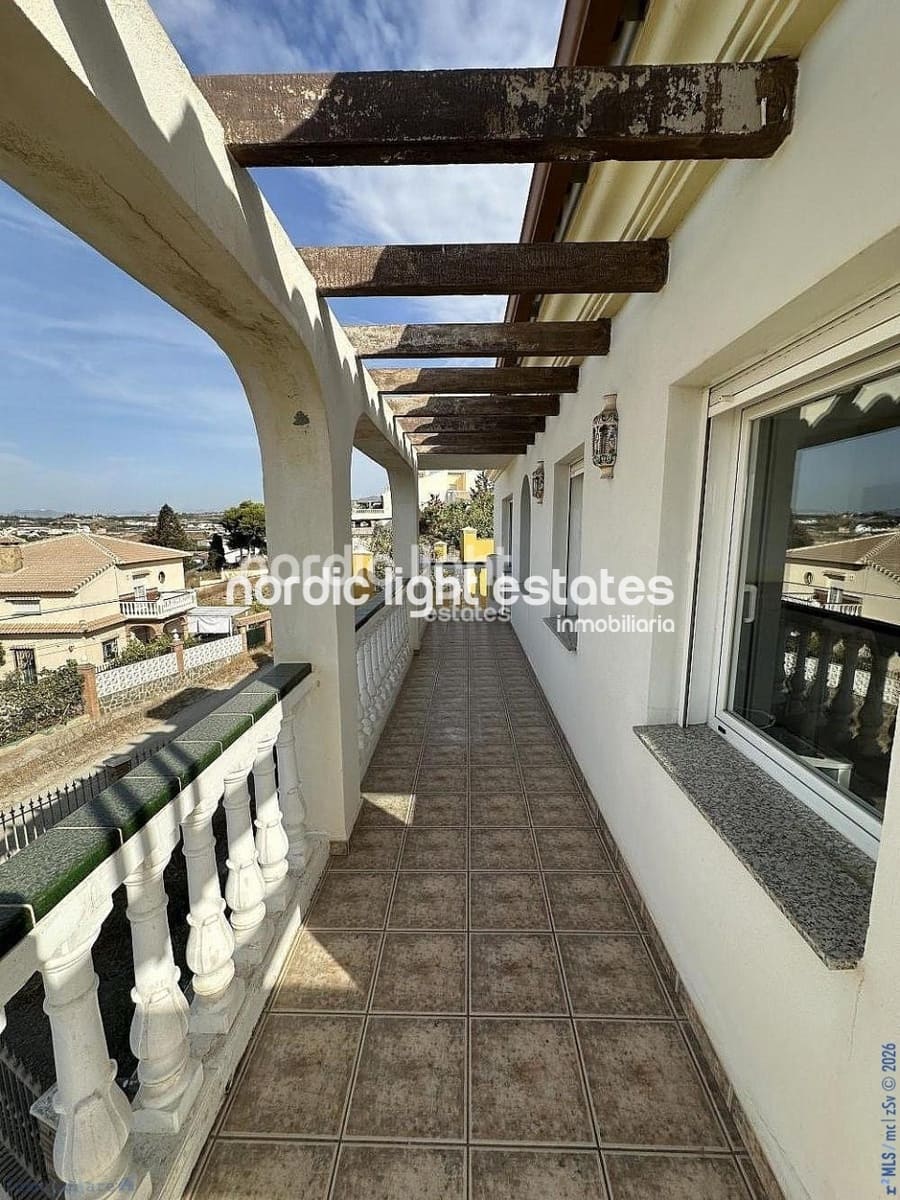 Chalet de 4 habitaciones en Algarrobo Costa en venta con piscina garaje - 585.000 € (Ref: 9989396)