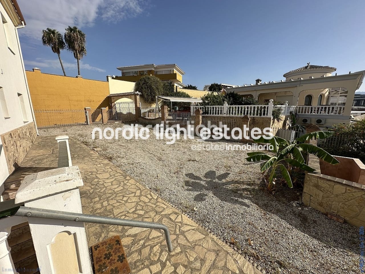 Chalet de 4 habitaciones en Algarrobo Costa en venta con piscina garaje - 585.000 € (Ref: 9989396)