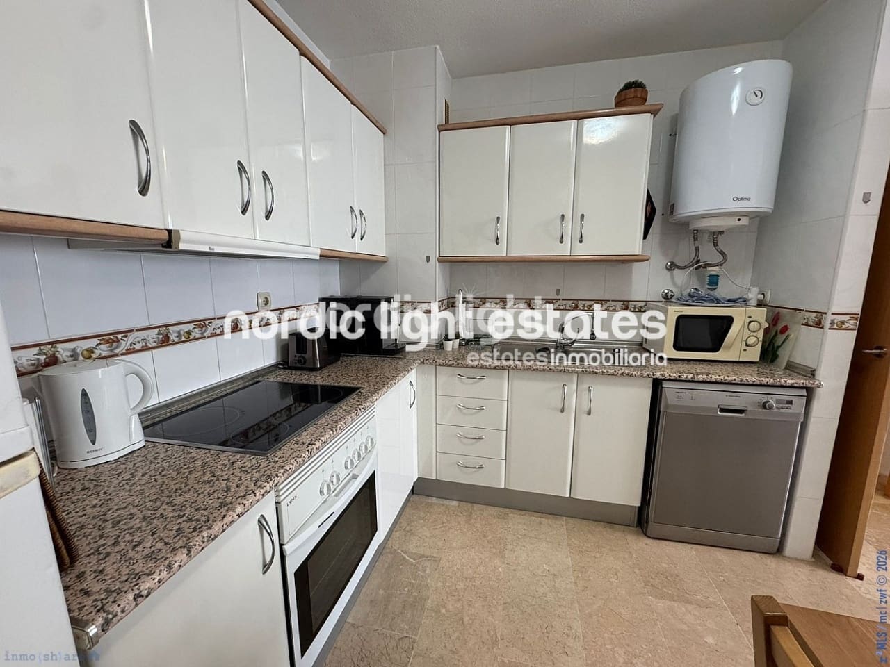 Apartamento de 2 habitaciones en Algarrobo Costa en venta - 278.000 € (Ref: 9989760)