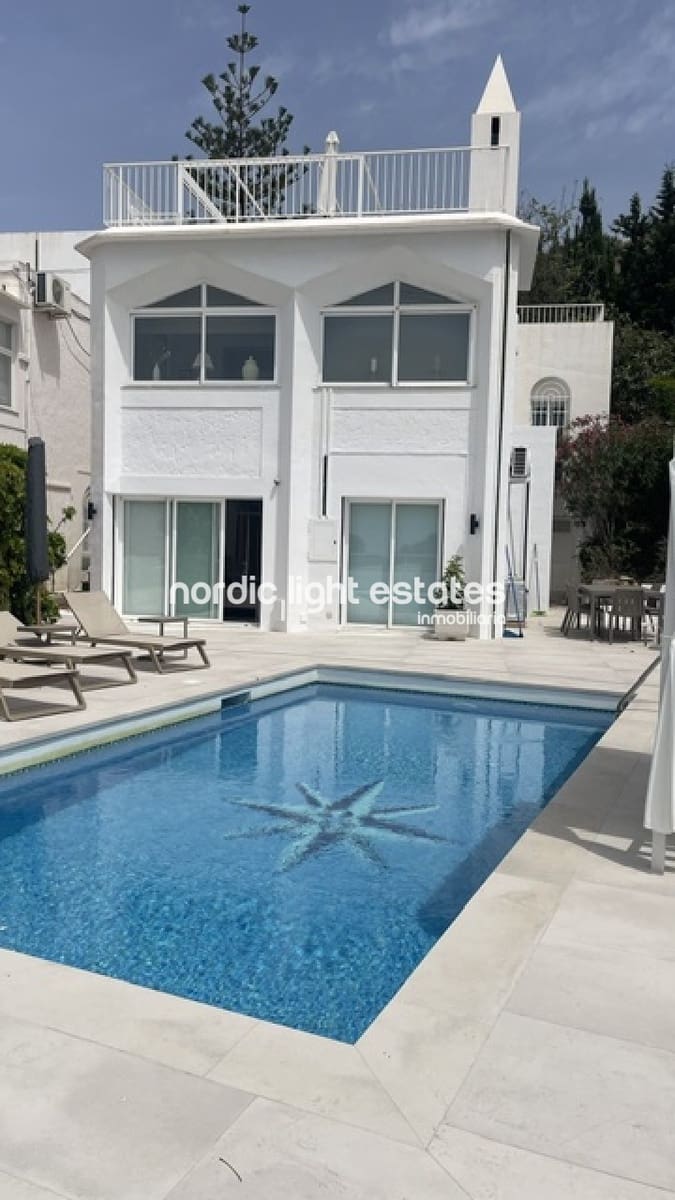 4 slaapkamer Villa te koop in Nerja met zwembad - € 850.000 (Ref: 9997667)