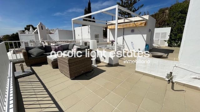 4 sypialnia Willa na sprzedaż w Nerja z basenem - 850 000 € (Ref: 9997667)