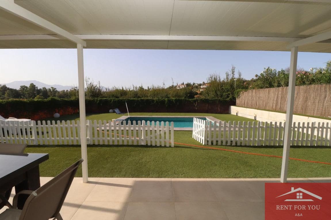 Villa/Maison de 3 chambres à louer à Alhaurin el Grande avec piscine garage - 1 500 € (Ref: 10040257)