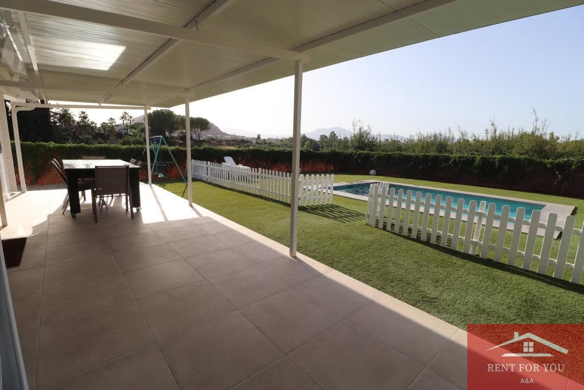 Villa/Maison de 3 chambres à louer à Alhaurin el Grande avec piscine garage - 1 500 € (Ref: 10040257)
