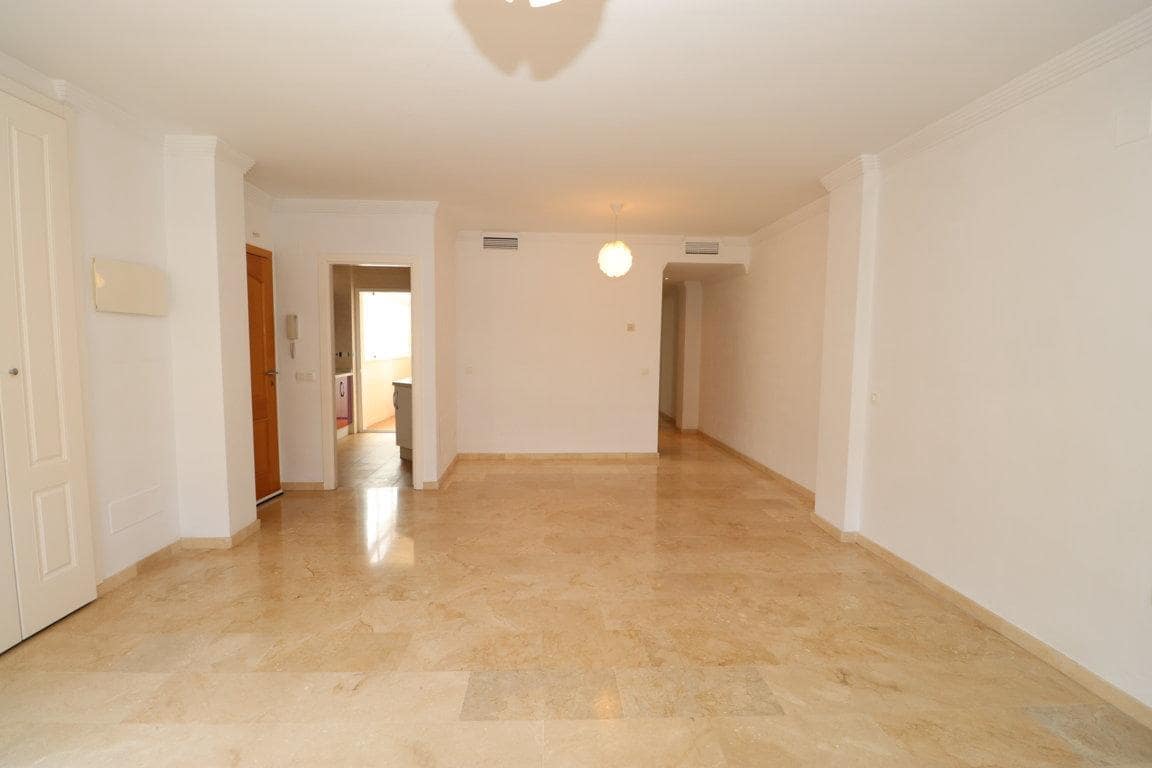 3 quarto Apartamento para arrendar em Alhaurin el Grande com garagem - 950 € (Ref: 10040258)