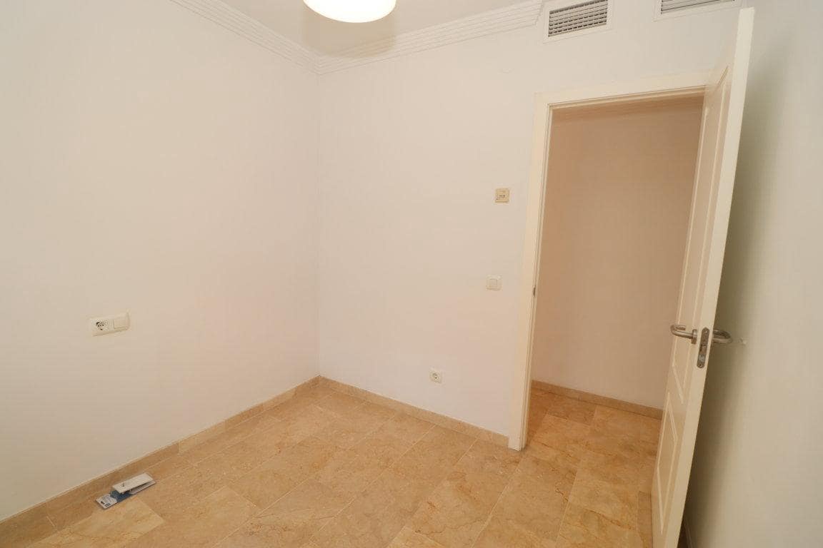 3 quarto Apartamento para arrendar em Alhaurin el Grande com garagem - 950 € (Ref: 10040258)