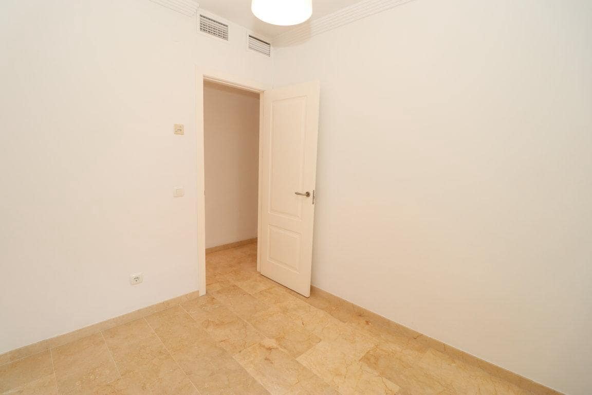 3 quarto Apartamento para arrendar em Alhaurin el Grande com garagem - 950 € (Ref: 10040258)