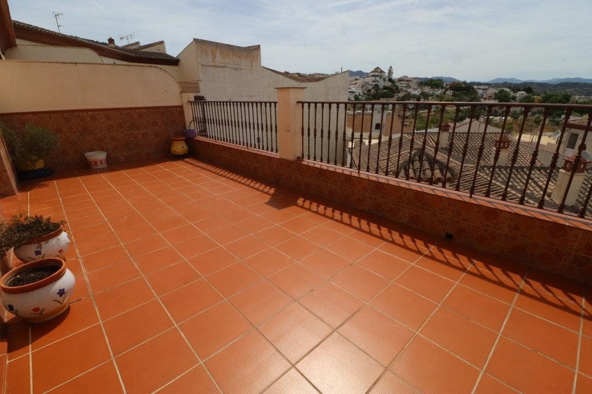 3 quarto Apartamento para arrendar em Alhaurin el Grande com garagem - 950 € (Ref: 10040258)