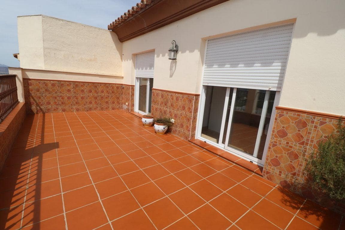 3 quarto Apartamento para arrendar em Alhaurin el Grande com garagem - 950 € (Ref: 10040258)