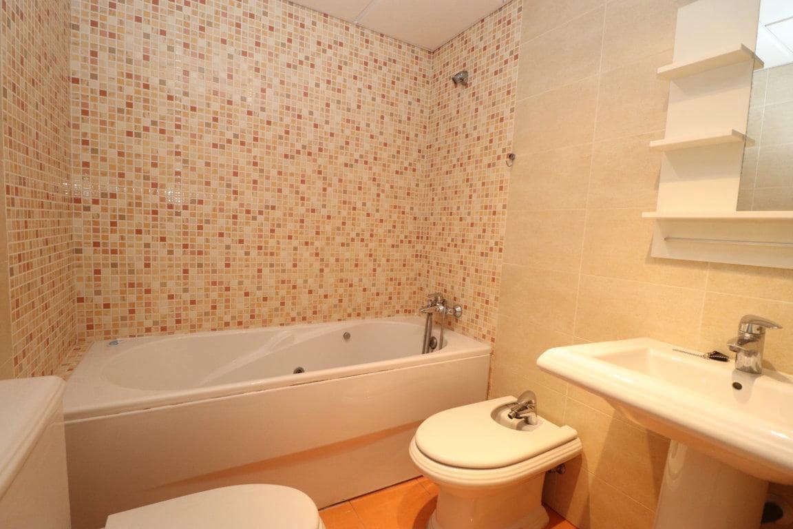 3 quarto Apartamento para arrendar em Alhaurin el Grande com garagem - 950 € (Ref: 10040258)