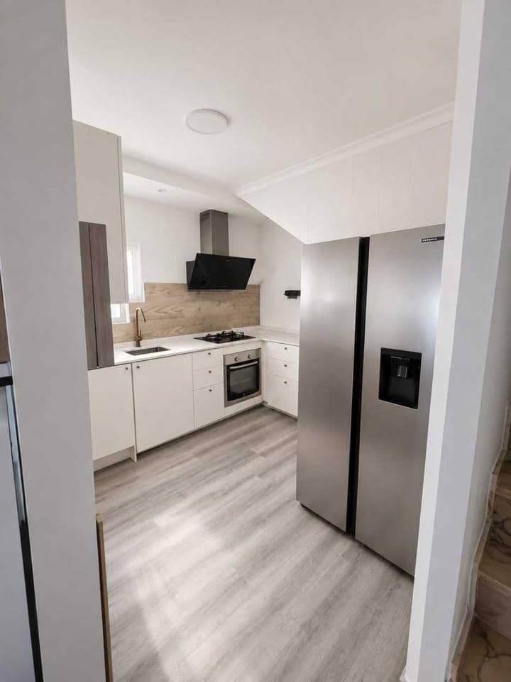 3 soveværelse Villa til leje i Coin med swimmingpool garage - € 1.200 (Ref: 10042281)