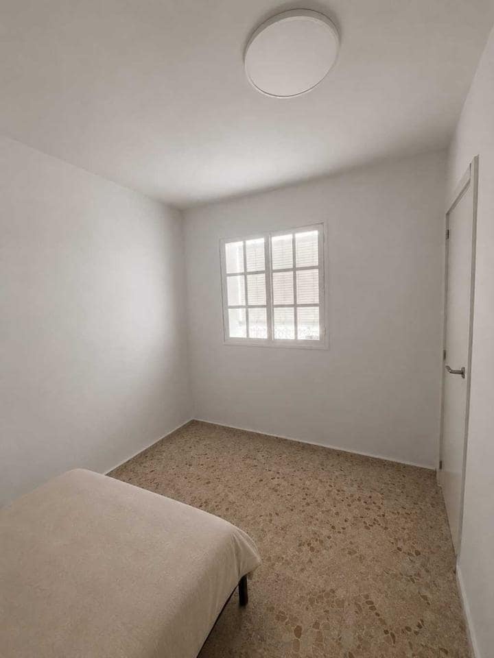 3 soveværelse Villa til leje i Coin med swimmingpool garage - € 1.200 (Ref: 10042281)