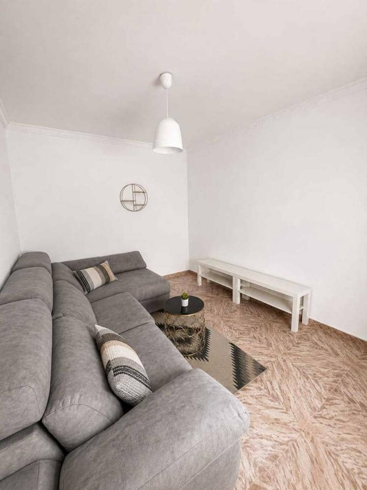 3 soveværelse Villa til leje i Coin med swimmingpool garage - € 1.200 (Ref: 10042281)