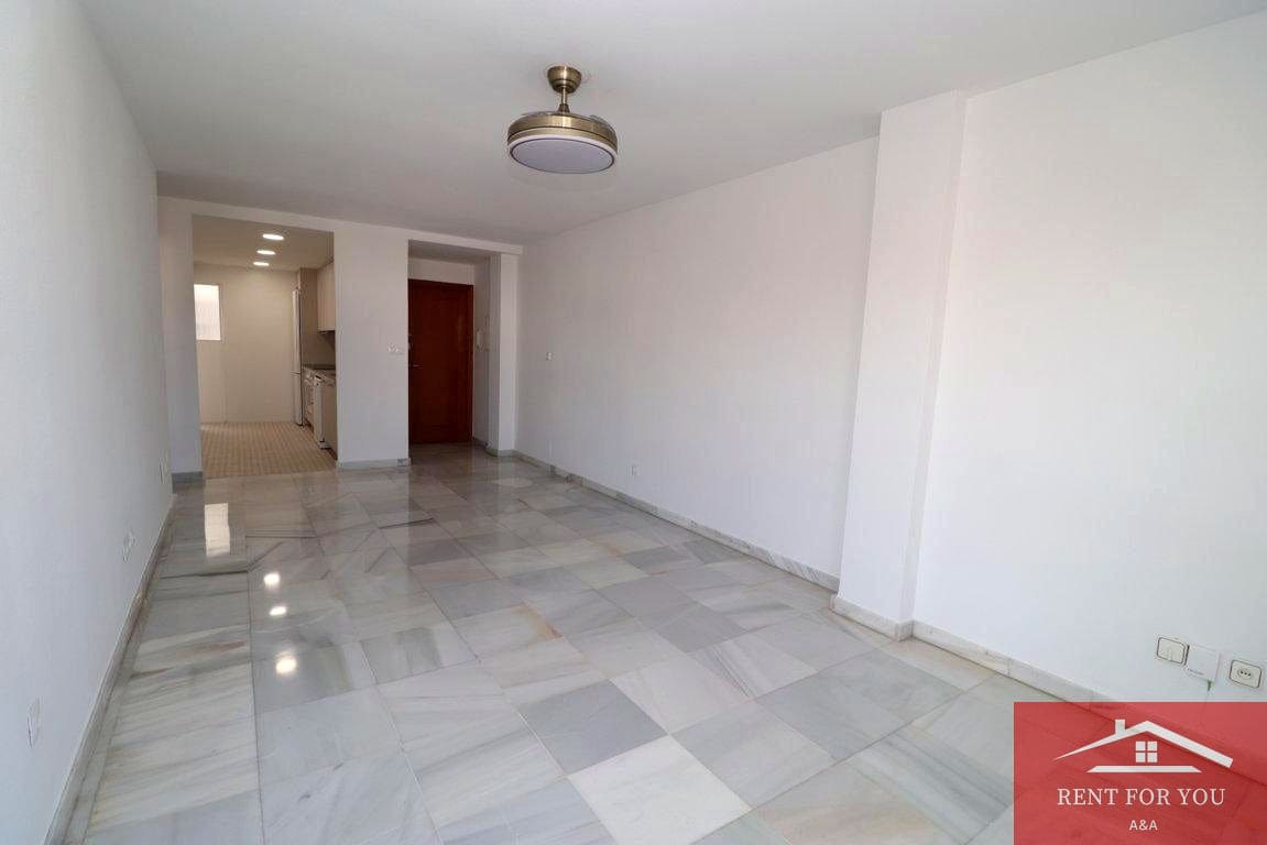 4 bedroom Flat for rent in Coin with garage - € 950 (Ref: 10045777)
