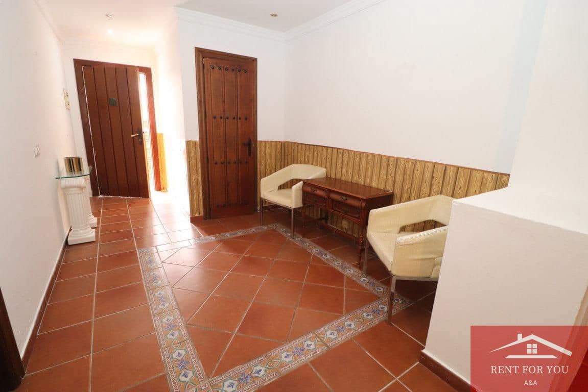 4 bedroom Villa for rent in Coin - € 1,100 (Ref: 10050464)