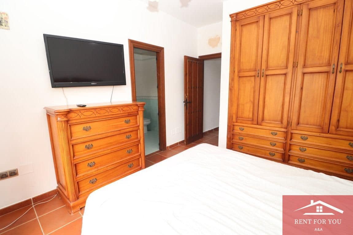 4 bedroom Villa for rent in Coin - € 1,100 (Ref: 10050464)