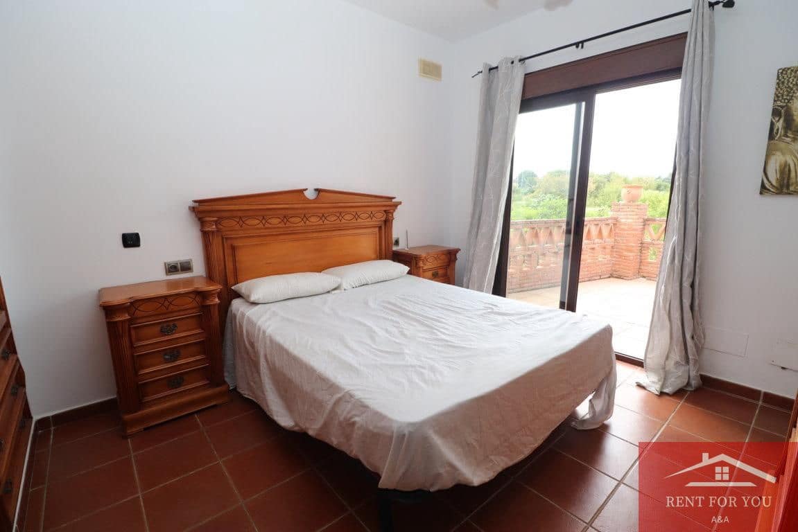 4 bedroom Villa for rent in Coin - € 1,100 (Ref: 10050464)