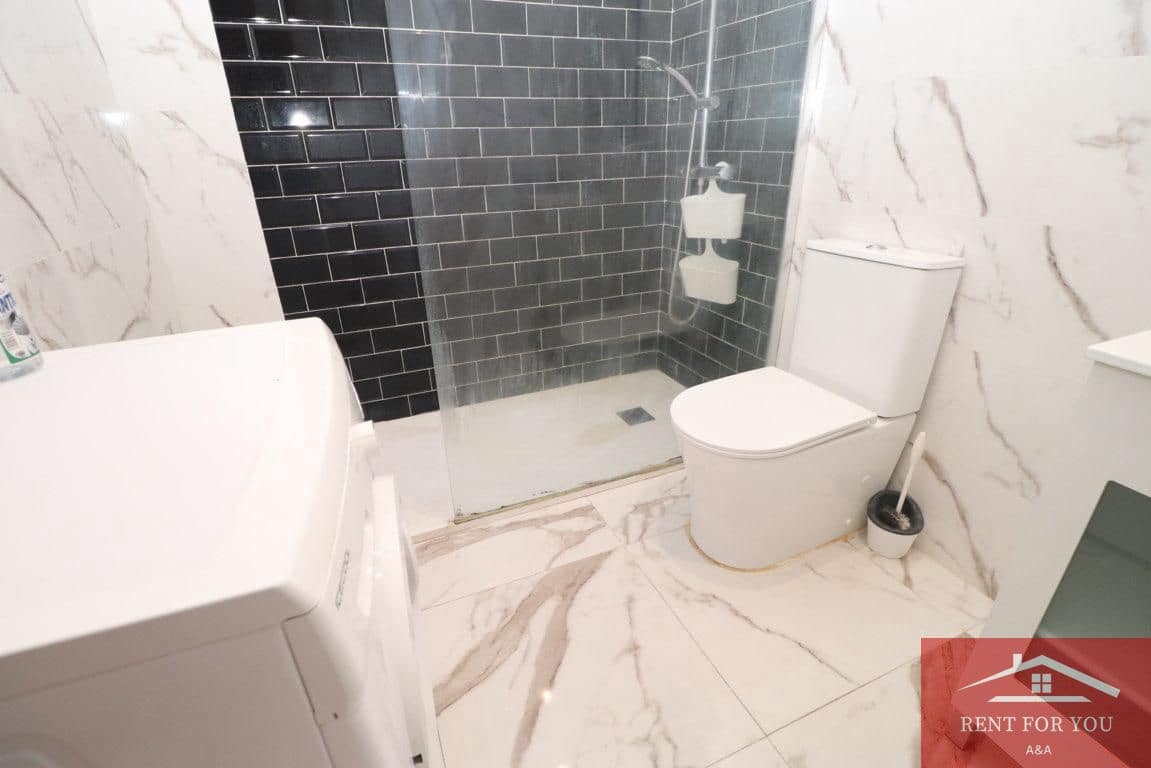 4 bedroom Villa for rent in Coin - € 1,100 (Ref: 10050464)