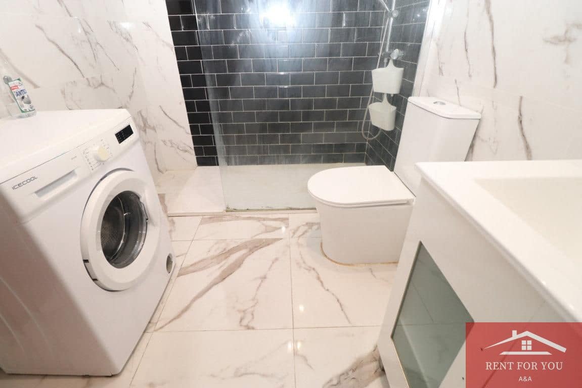 4 bedroom Villa for rent in Coin - € 1,100 (Ref: 10050464)