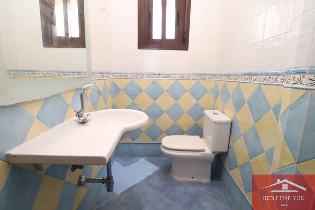 4 bedroom Villa for rent in Coin - € 1,100 (Ref: 10050464)