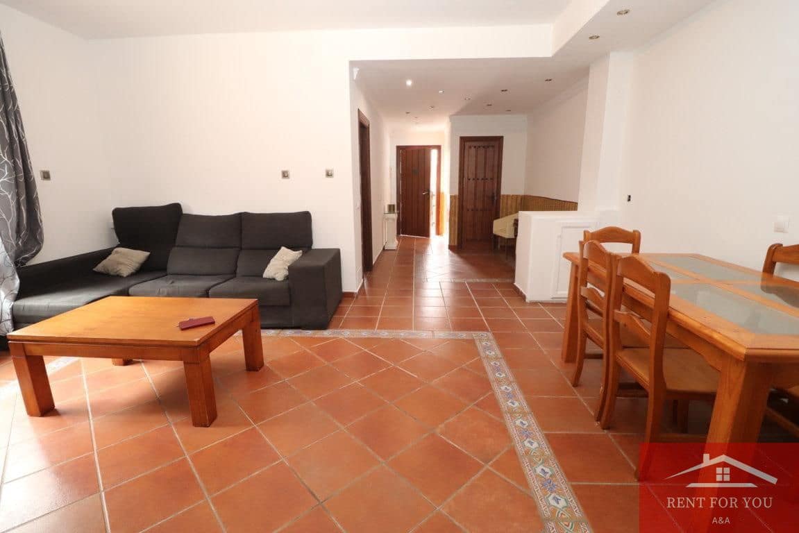 4 bedroom Villa for rent in Coin - € 1,100 (Ref: 10050464)