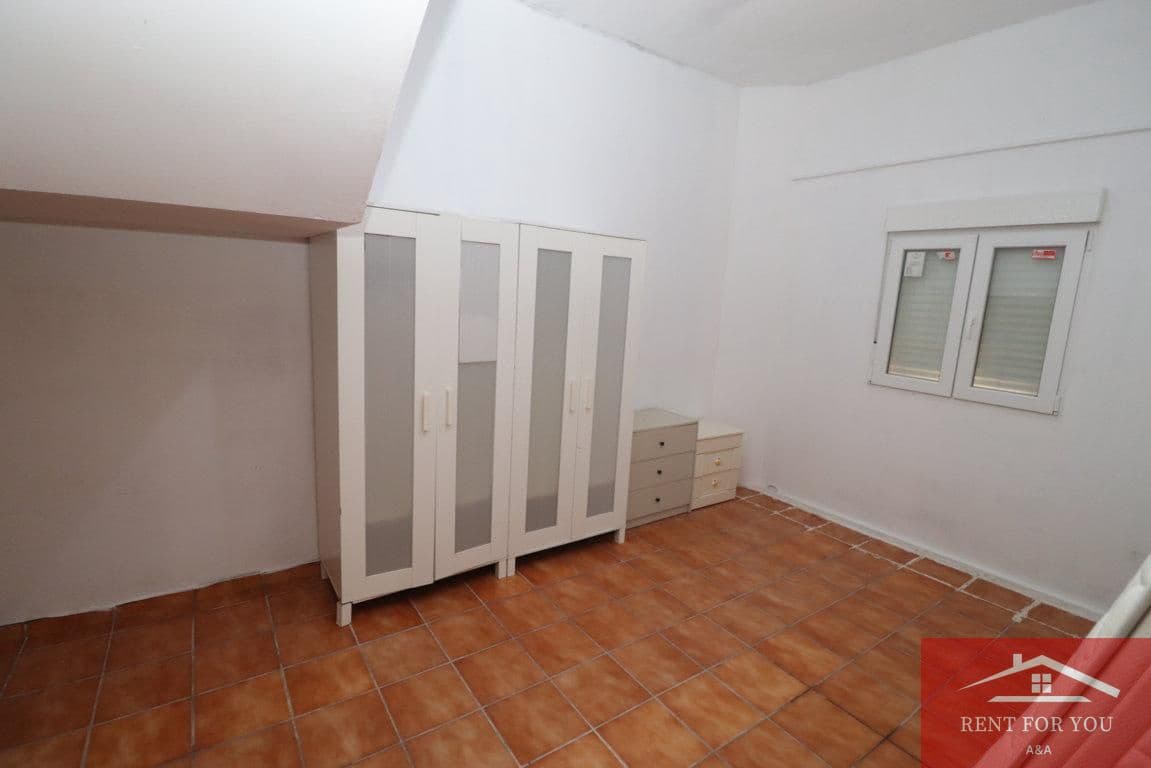 4 bedroom Villa for rent in Coin - € 1,100 (Ref: 10050464)