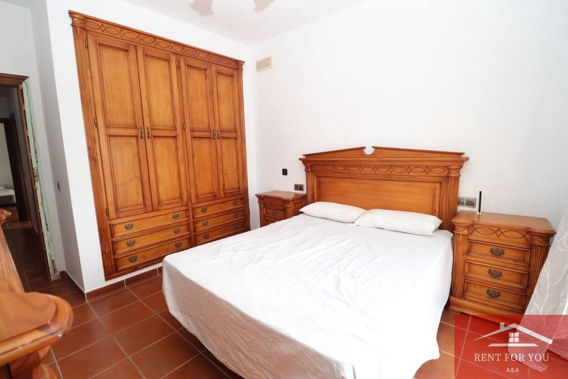 4 bedroom Villa for rent in Coin - € 1,100 (Ref: 10050464)
