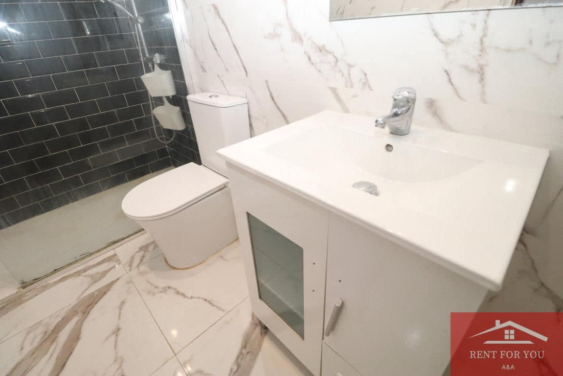 4 bedroom Villa for rent in Coin - € 1,100 (Ref: 10050464)