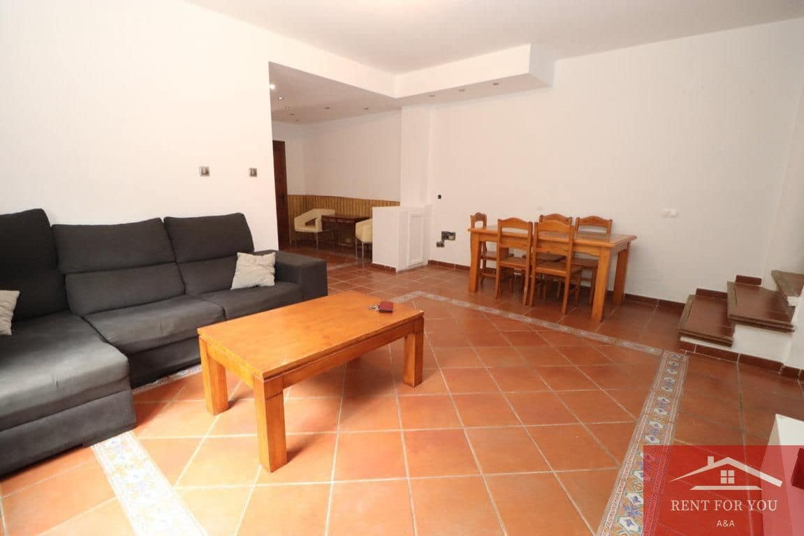 4 bedroom Villa for rent in Coin - € 1,100 (Ref: 10050464)