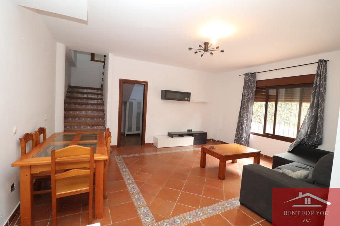 4 bedroom Villa for rent in Coin - € 1,100 (Ref: 10050464)