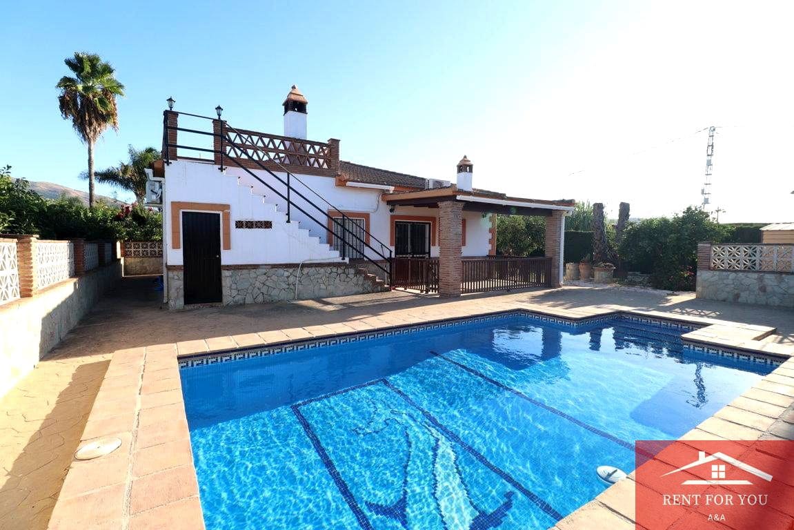 3 soveværelse Villa til leje i Alhaurin el Grande med swimmingpool garage - € 1.400 (Ref: 10085311)