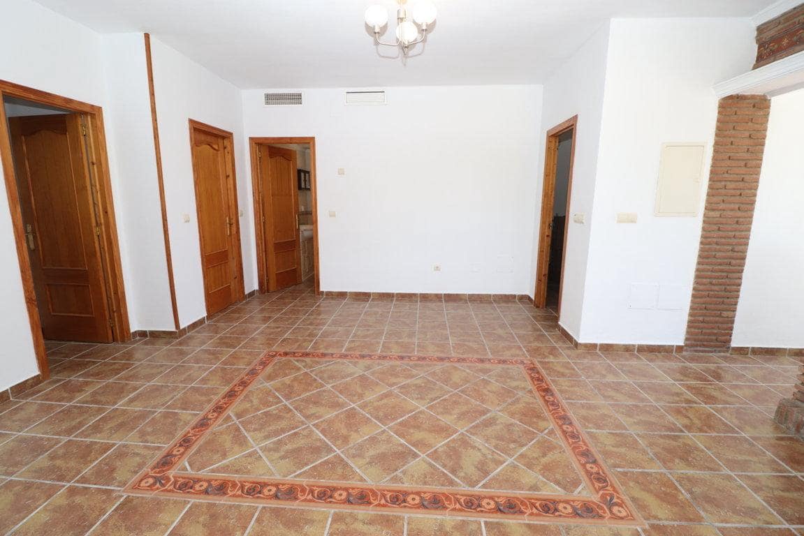 3 bedroom Villa for rent in Alhaurin el Grande with pool garage - € 1,400 (Ref: 10085311)