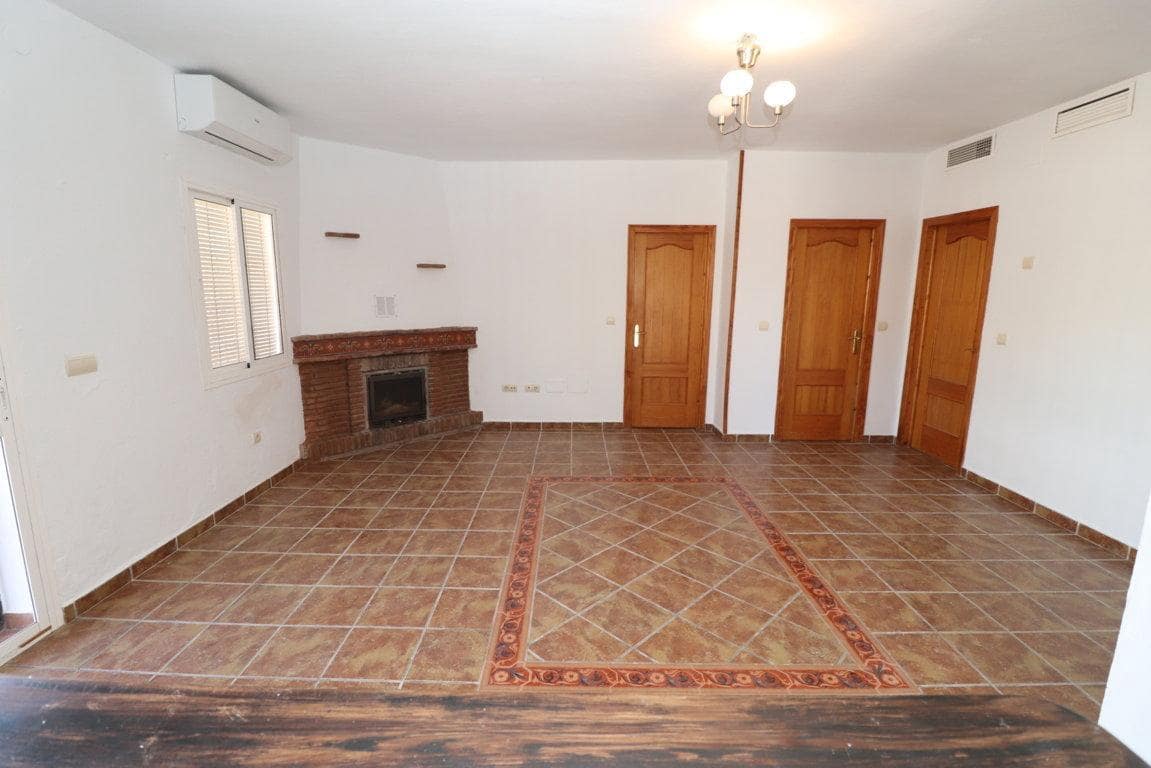 3 bedroom Villa for rent in Alhaurin el Grande with pool garage - € 1,400 (Ref: 10085311)