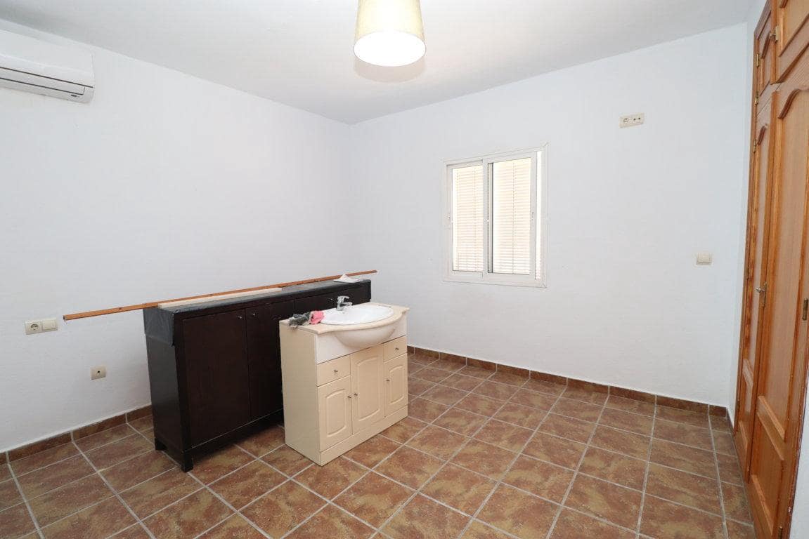 3 bedroom Villa for rent in Alhaurin el Grande with pool garage - € 1,400 (Ref: 10085311)