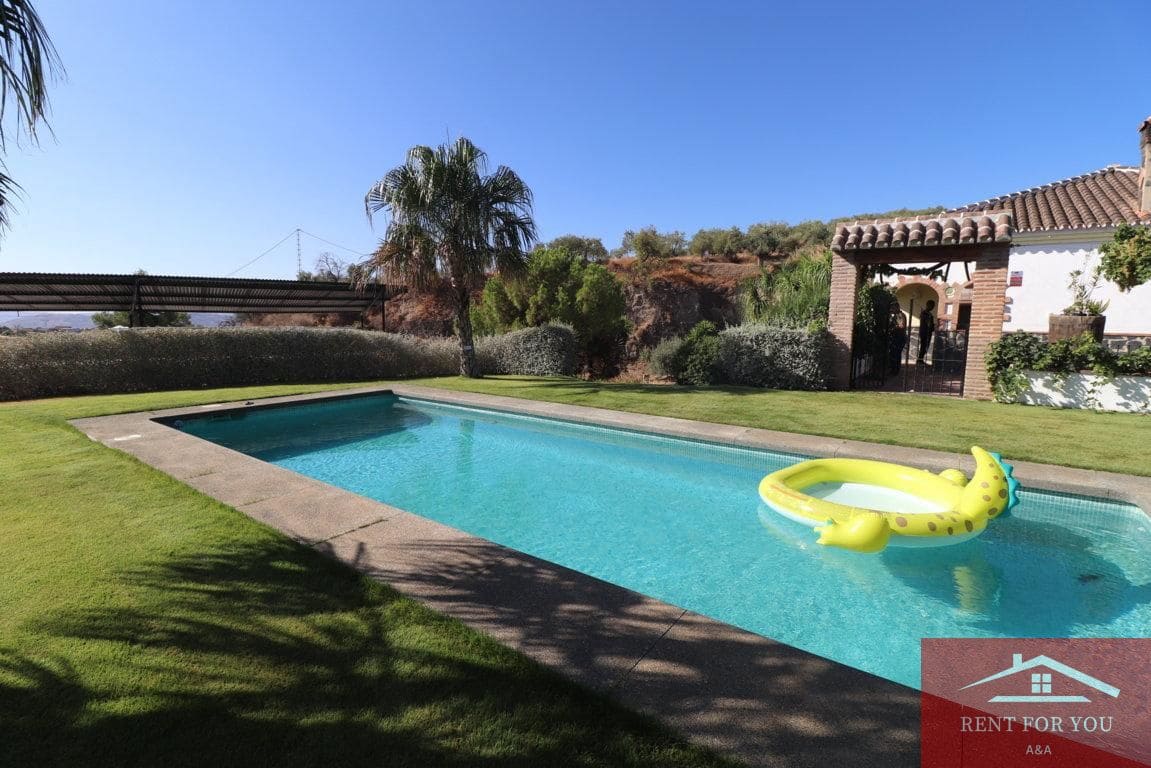 3 quarto Moradia para arrendar em Alozaina com piscina - 1 800 € (Ref: 10086760)