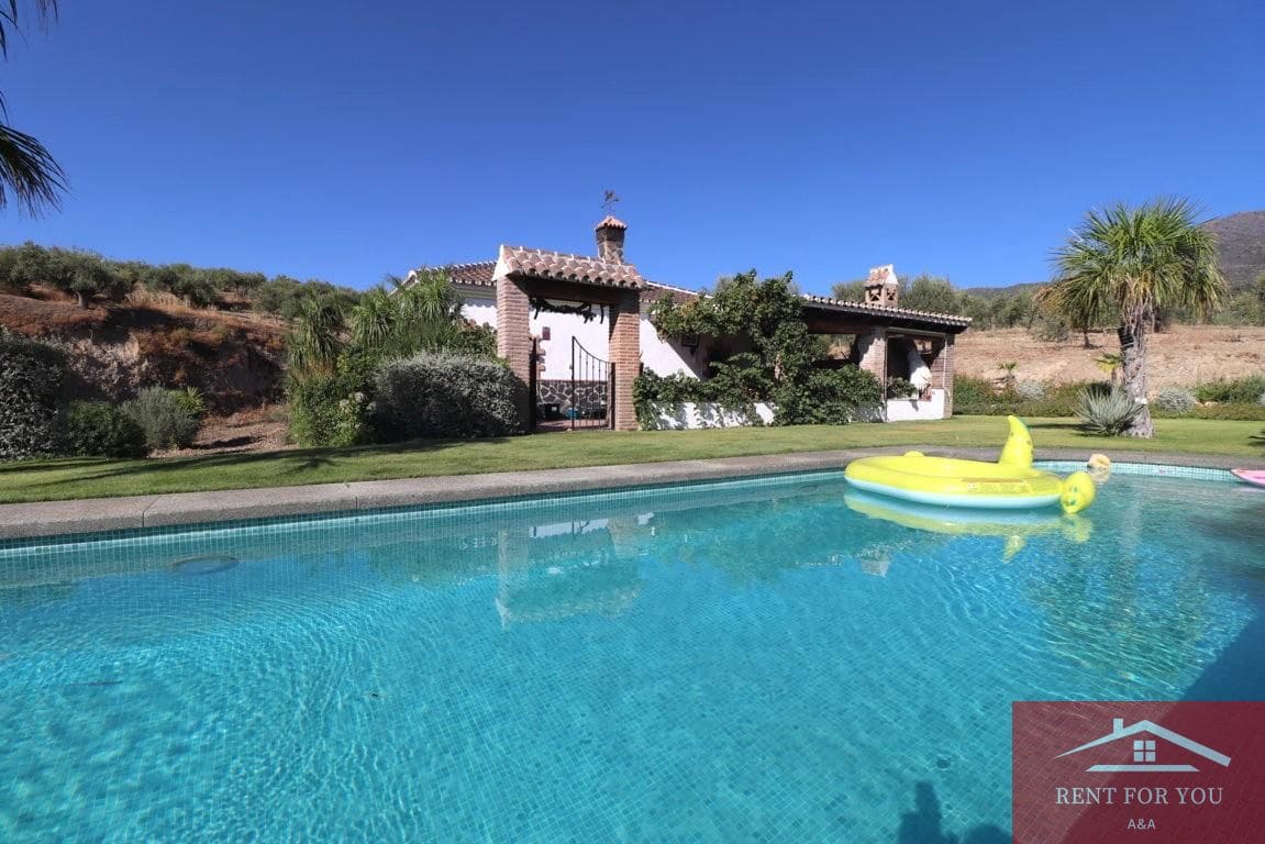 3 quarto Moradia para arrendar em Alozaina com piscina - 1 800 € (Ref: 10086760)