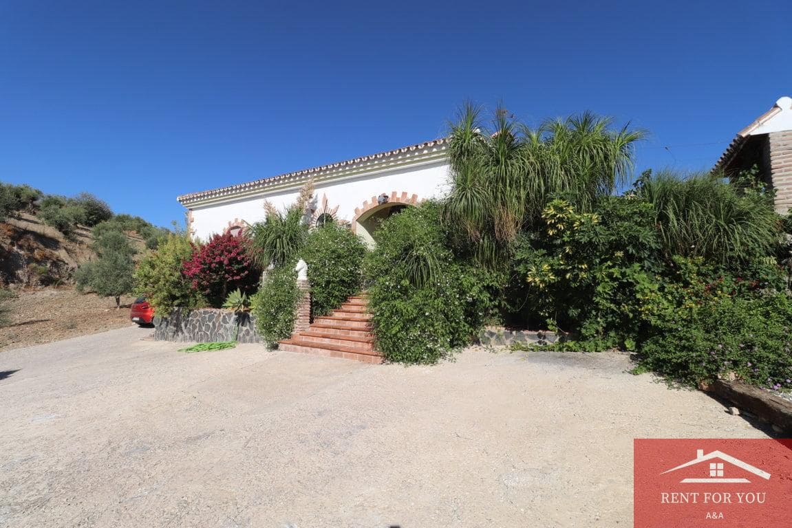 3 quarto Moradia para arrendar em Alozaina com piscina - 1 800 € (Ref: 10086760)