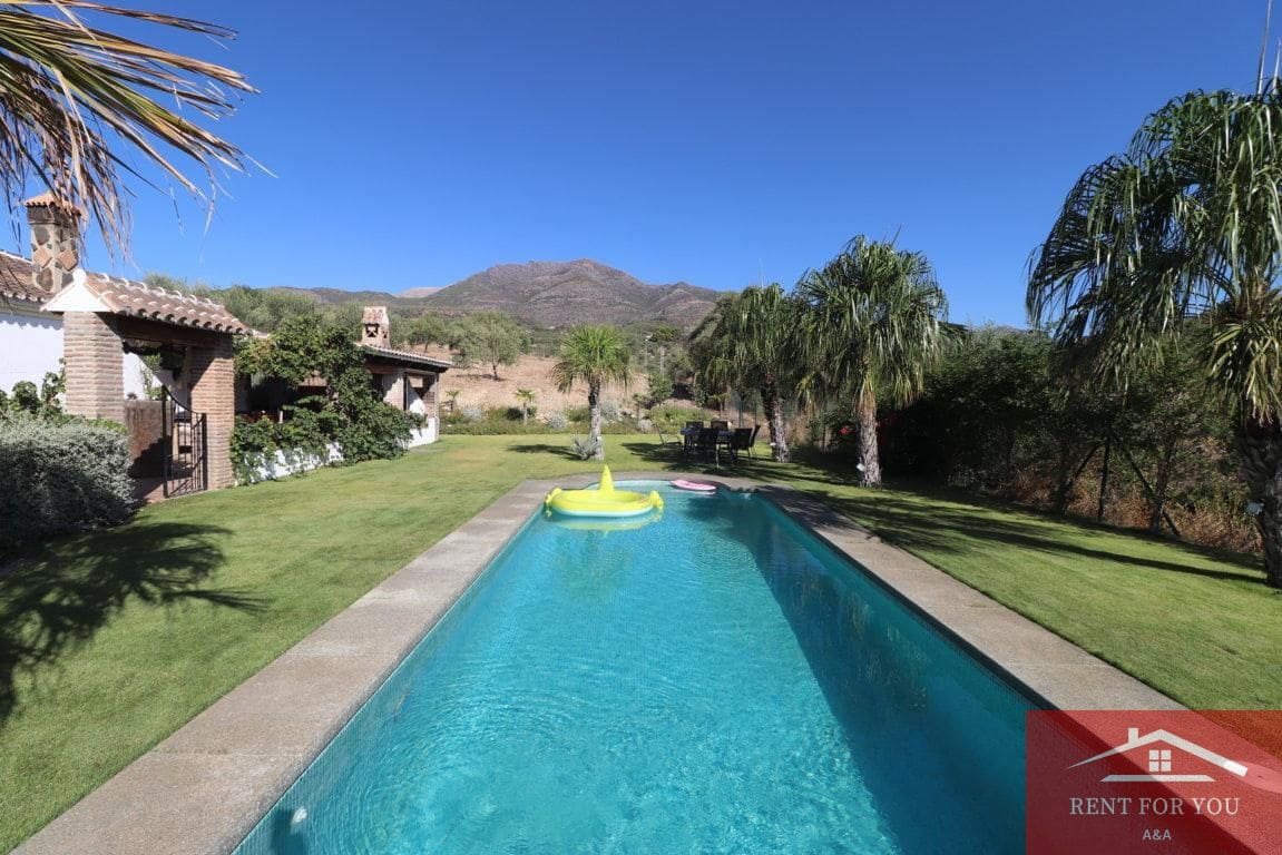 3 quarto Moradia para arrendar em Alozaina com piscina - 1 800 € (Ref: 10086760)