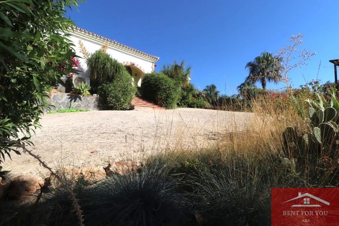 3 quarto Moradia para arrendar em Alozaina com piscina - 1 800 € (Ref: 10086760)