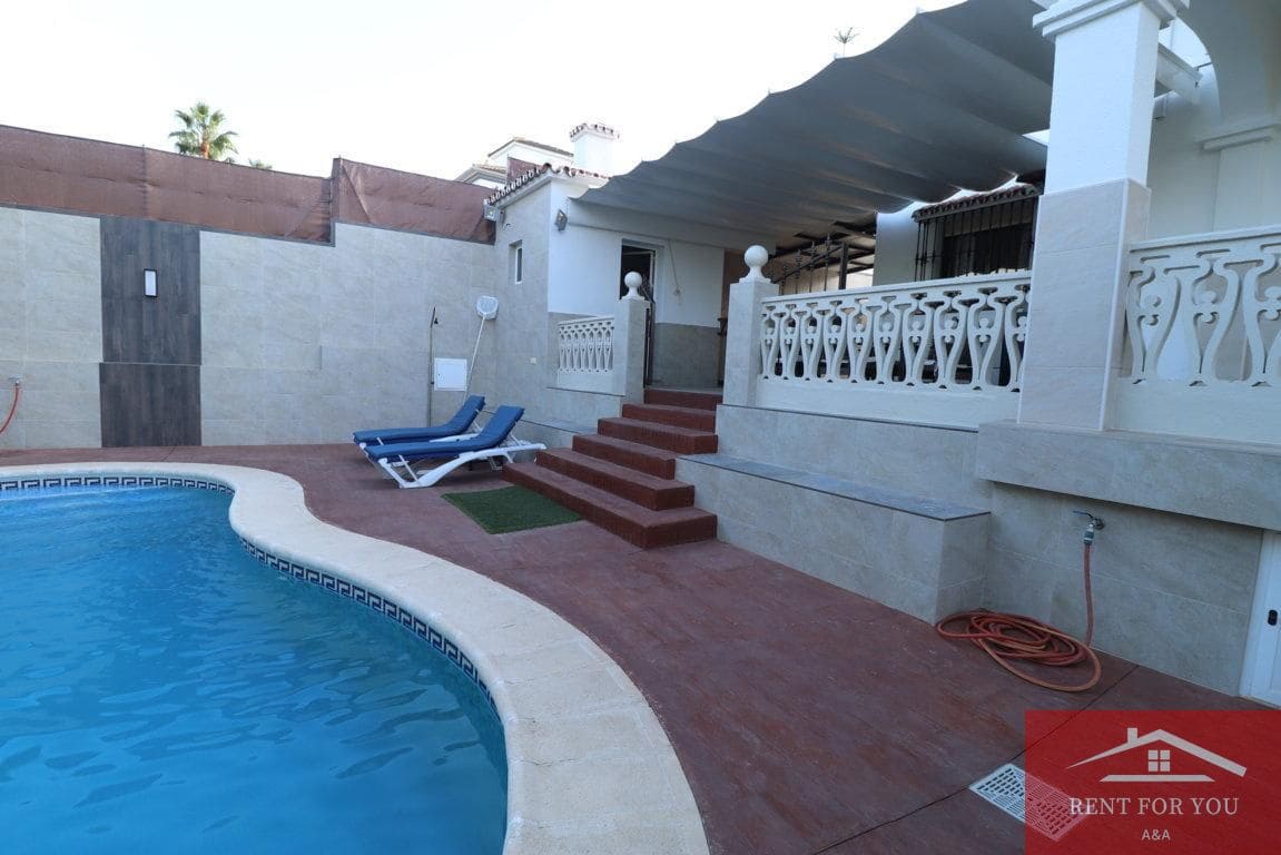 3 Zimmer Villa zu vermieten in Alhaurin el Grande mit Pool Garage - 2.500 € (Ref: 10099485)