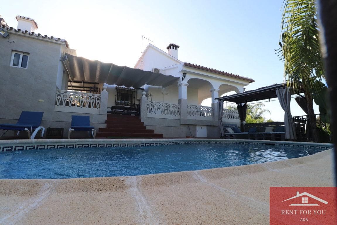 3 Zimmer Villa zu vermieten in Alhaurin el Grande mit Pool Garage - 2.500 € (Ref: 10099485)