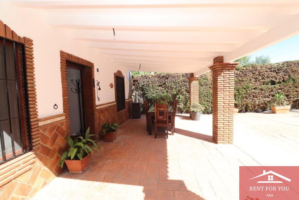 3 bedroom Villa for rent in Alhaurin el Grande with pool garage - € 1,800 (Ref: 10106549)
