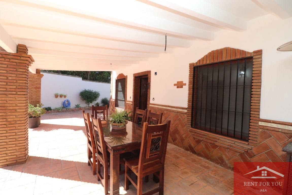 3 bedroom Villa for rent in Alhaurin el Grande with pool garage - € 1,800 (Ref: 10106549)