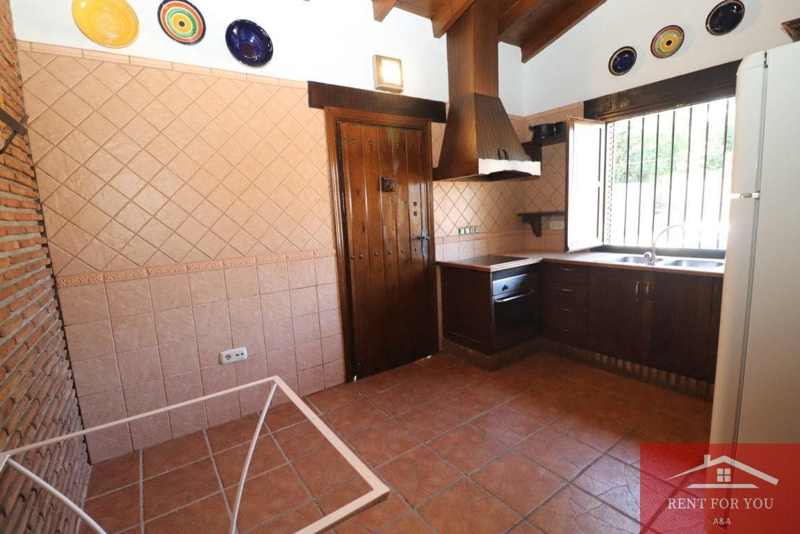 3 bedroom Villa for rent in Alhaurin el Grande with pool garage - € 1,800 (Ref: 10106549)