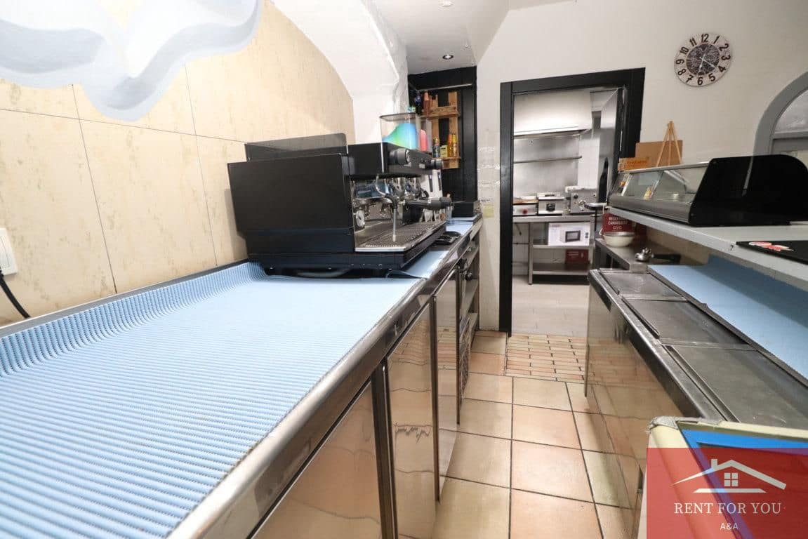 Entreprise de 3 chambres à louer à Coin - 900 € (Ref: 10145415)
