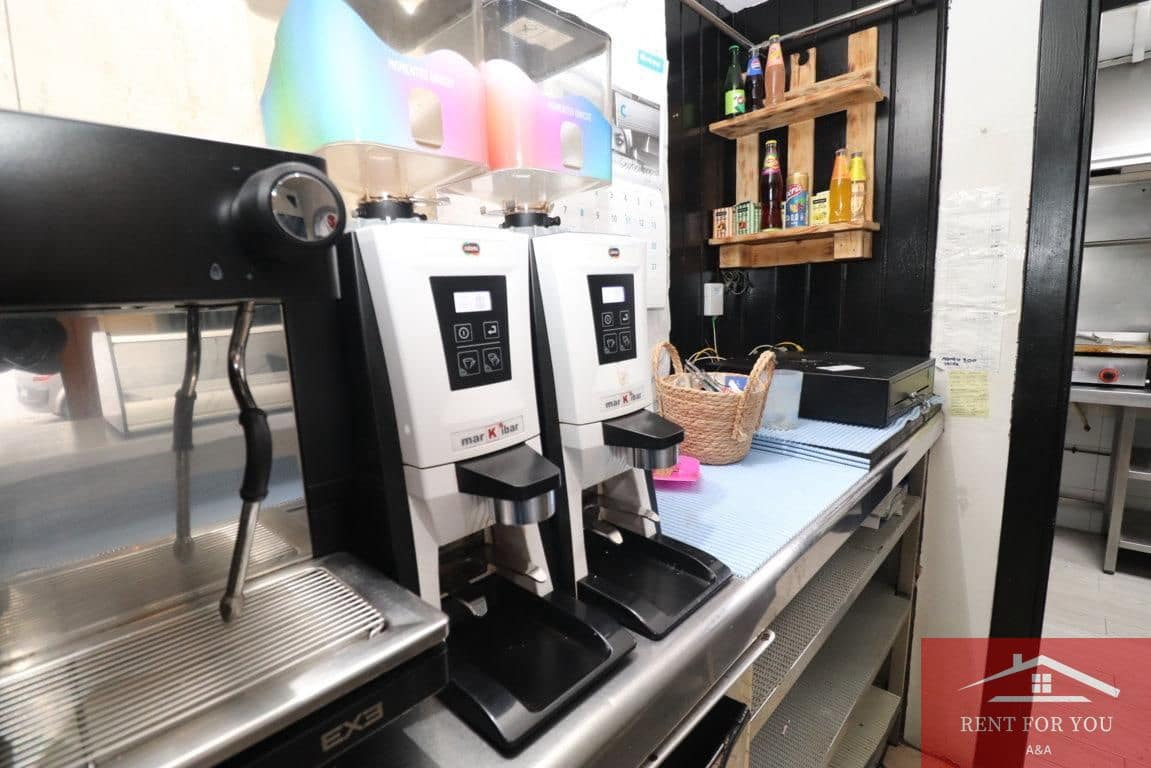 Entreprise de 3 chambres à louer à Coin - 900 € (Ref: 10145415)